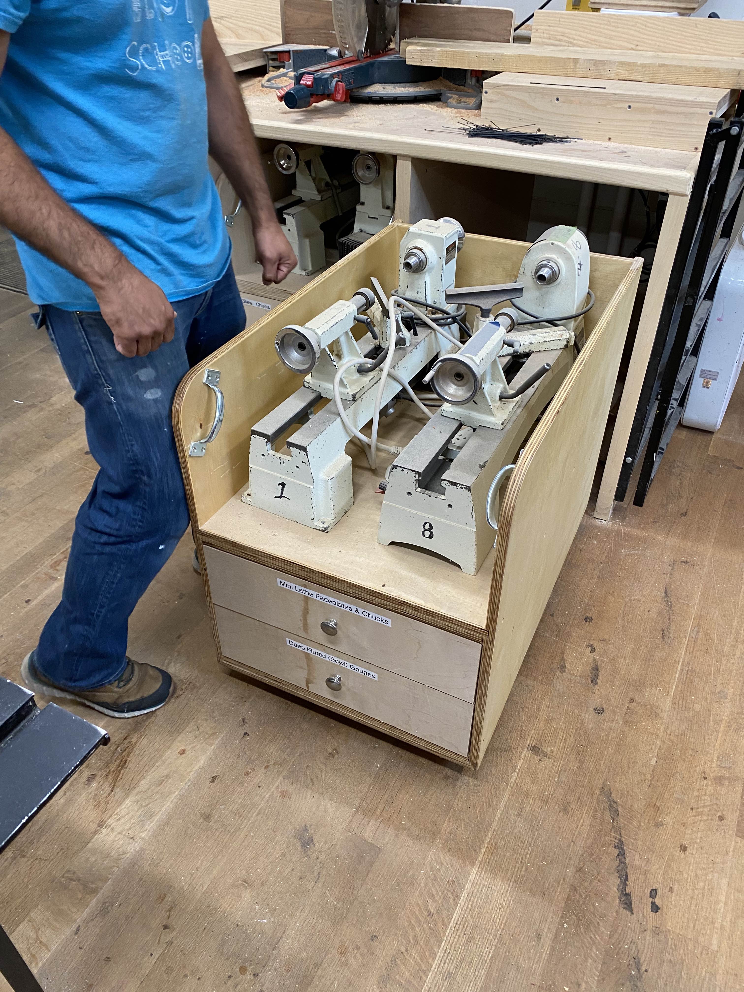 mobile_carts_to_move_the_lathes.jpg